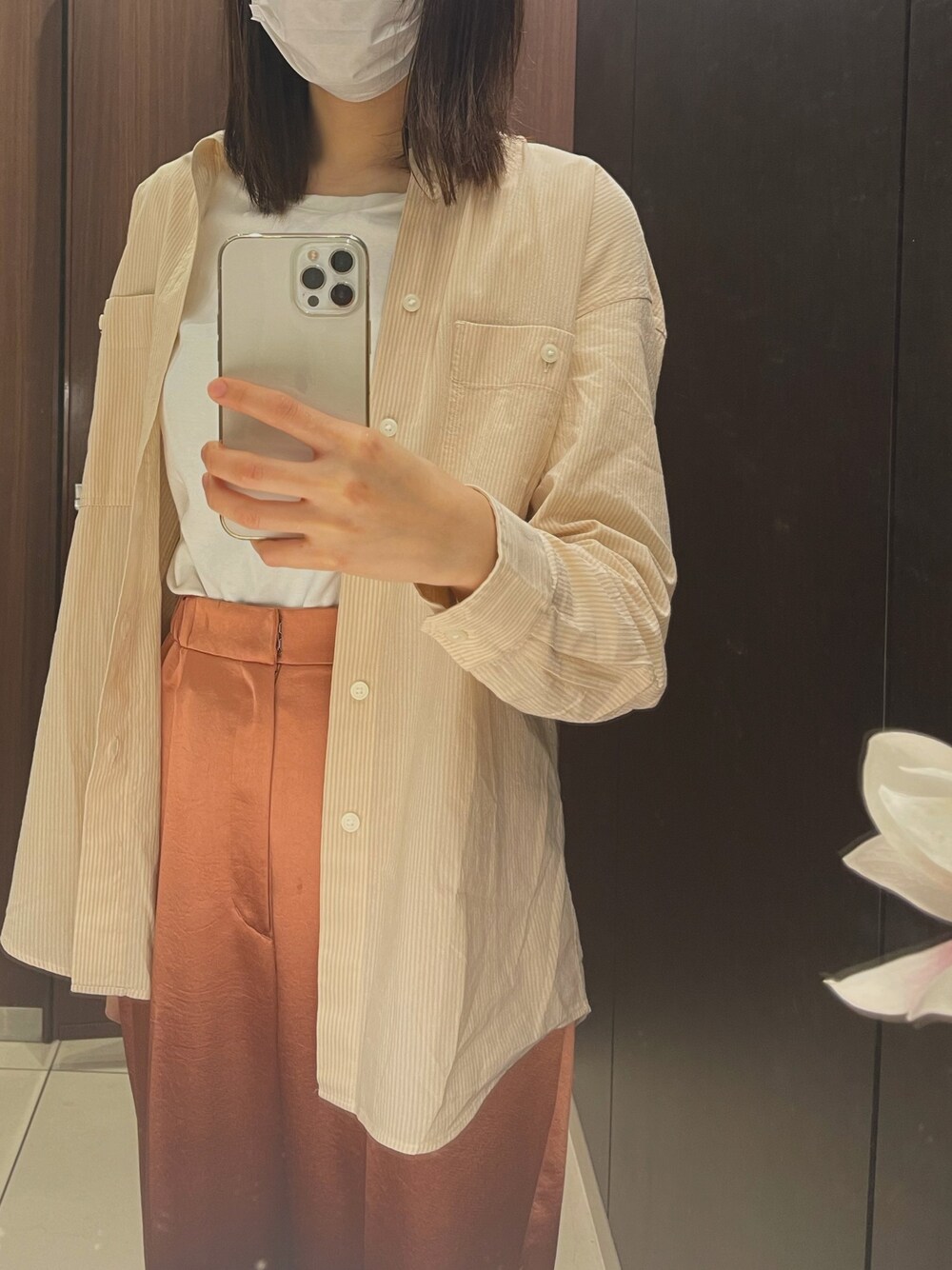 「オトナ女子、シンプル、ラクチンコーデ、高身長女子、シャツスタイル」｜「UNIQLOのアイテム（シャツ/ブラウス、ベージュ系）」を使った、kumaa:)さん（レディース・167cm）の春コーディネートの1枚目の写真