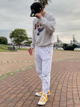 「FEKETE（フェケテ）のアイテム（スウェットパンツ）」を使った、つかちゃんさん（メンズ・181cm）の春コーディネート