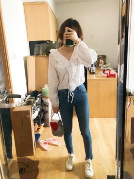 「1のアイテム（トートバッグ、シルバー系）」を使った、micooさん（レディース・161cm）の春コーディネート