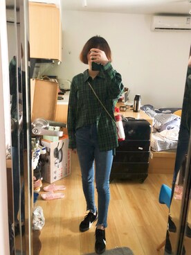 「ZARA（ザラ）のアイテム（シャツ/ブラウス、グリーン系）」を使った、micooさん（レディース・161cm）の春コーディネート