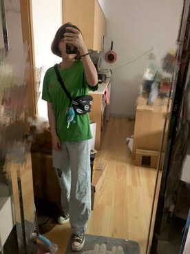 「CONVERSE（コンバース）のアイテム（スニーカー、グリーン系）」を使った、micooさん（レディース・161cm）の秋コーディネート