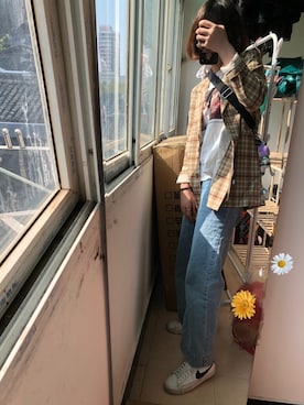 「NIKE（ナイキ）のアイテム（スニーカー、ホワイト系）」を使った、micooさん（レディース・161cm）の秋コーディネート