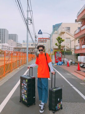 「アイテム（スーツケース/キャリーバッグ）」を使った、Brandsonさん（メンズ・177cm）の春コーディネート