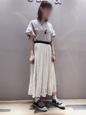 「ラッフルスリーブ」｜「アイテム（アクセサリー）」を使った、Bambiさん（レディース・162cm）の春コーディネート