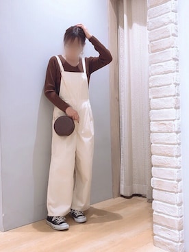 オールインワン・サロペットを使った「白コーデュロイ」の人気