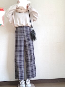 「H&M（エイチ・アンド・エム）のアイテム（スウェット、ホワイト系）」を使った、nchamaruさん（レディース・160cm）の冬コーディネート