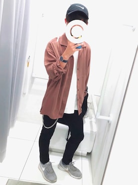 「秋のブラウンスタイル」｜「アイテム（財布/小物）」を使った、トイプードル小木さん（メンズ・165cm）の秋コーディネート