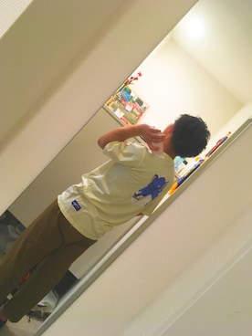 「メゾン キツネ(MAISON KITSUNE)」｜「アイテム（チノパンツ）」を使った、T-GAさん（メンズ・168cm）の夏コーディネート