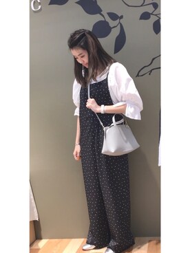 「シルバーシューズ」｜「アイテム（サロペット/オーバーオール）」を使った、atsumiさん（レディース・156cm）の春コーディネート
