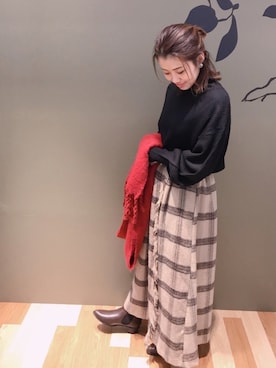 「earth music&ecology（アースミュージックアンドエコロジー）のアイテム（イヤリング）」を使った、atsumiさん（レディース・156cm）の秋コーディネート