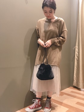 「earth music&ecology（アースミュージックアンドエコロジー）のアイテム（イヤリング）」を使った、atsumiさん（レディース・156cm）の冬コーディネート