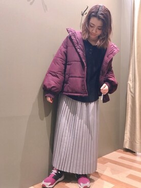 「パープル×黒」｜「アイテム（その他アウター）」を使った、atsumiさん（レディース・156cm）の冬コーディネート