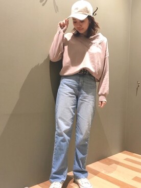 「earth music&ecology（アースミュージックアンドエコロジー）のCOTTON USAデニムパンツ(ストレート) 〇（デニムパンツ）」を使った、atsumiさん（レディース・156cm）の冬コーディネート