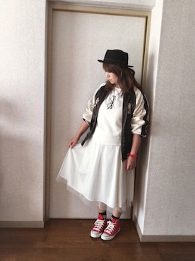 「オールホワイト」｜「アイテム（スタジャン）」を使った、yuhinaさん（レディース・158cm）の春コーディネート