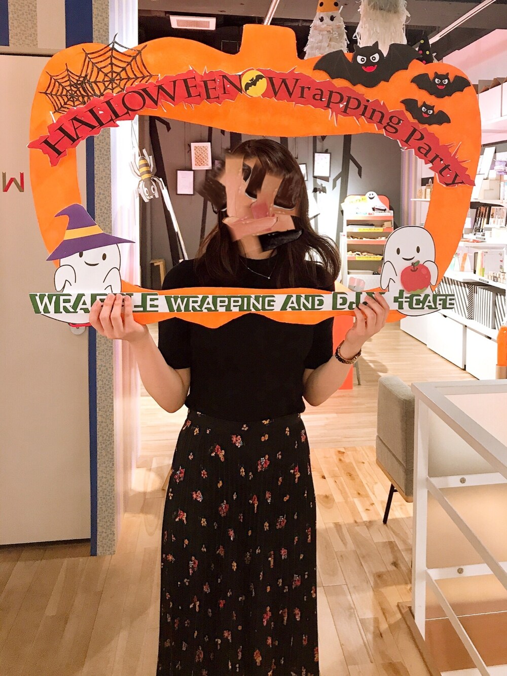 「ブラックコーデ、ハロウィン」｜「UNIQLOのリブハイネックT（5分袖）（Tシャツ/カットソー、ブラック系）」を使った、ふゆさん（レディース・156cm）の秋コーディネートの1枚目の写真