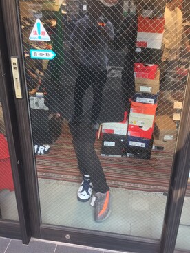 「ALPHA ASHTRONのアイテム（トップス、ブラック系）」を使った、ゆーきさん（メンズ・174cm）の冬コーディネート