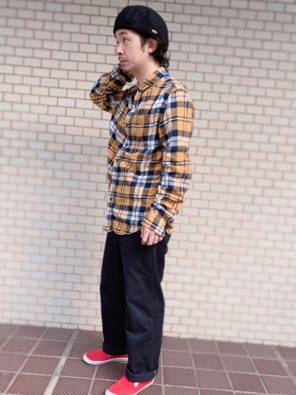 「polcadot、RUBEN、ベレー帽、ディッキーズ(Dickies)、ユニセックス、チェック、冬、秋コーデ、大人カジュアル、ラフコーデ」｜「polcadotの[ZOZOTOWN限定]polcadot・バスクベレー／フェルトベレー（ハンチング/ベレー帽、ブラック系）」を使った、polcadotさん（メンズ・170cm）の秋コーディネートの1枚目の写真