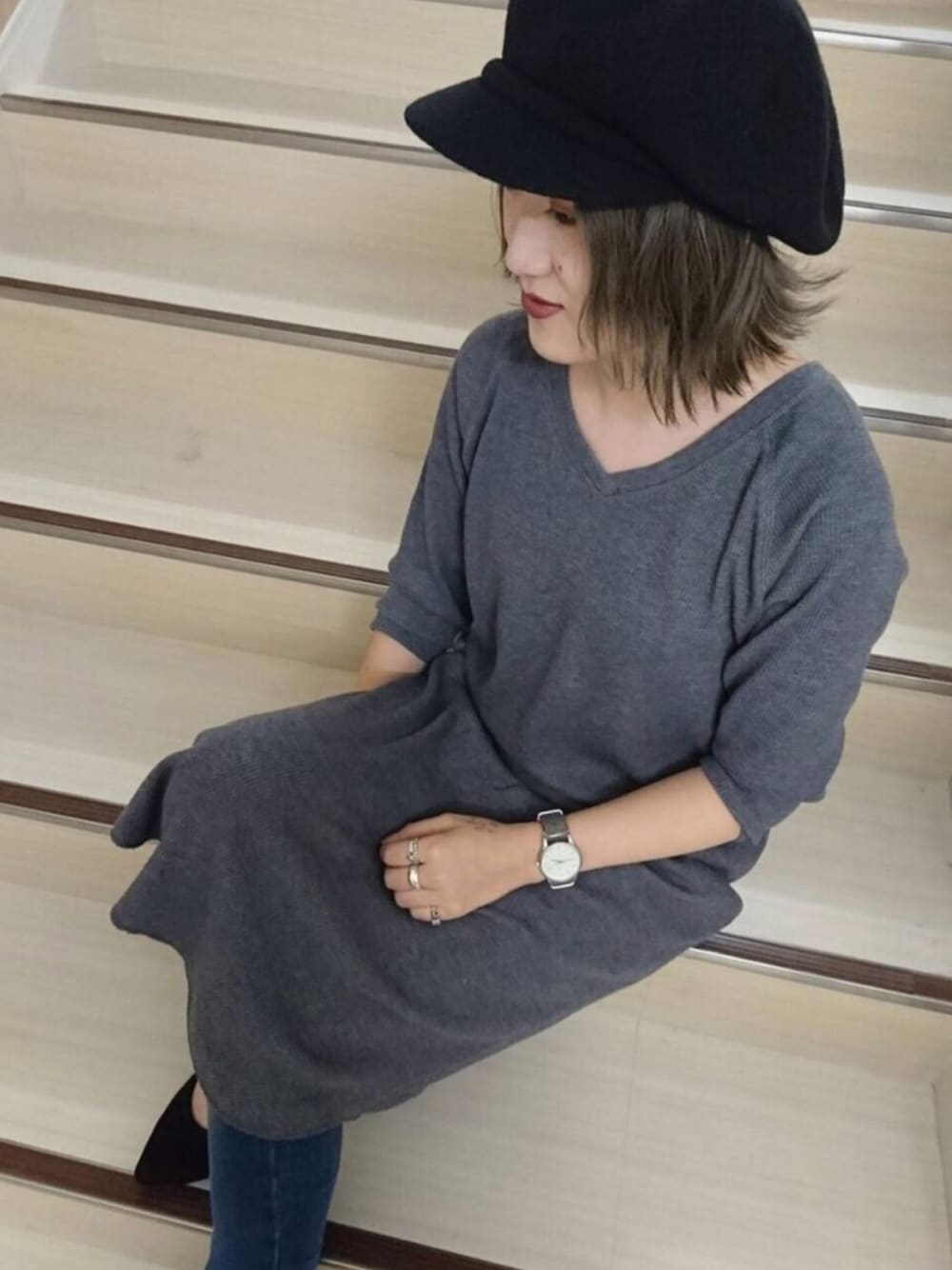 「キャスケット、polcadot、モノトーン、シンプル、シンプルコーデ、大人カジュアル、秋服、きれいめカジュアル、秋冬、大人コーデ」｜「Rubenのフェルト キャスケット（キャスケット、ブラック系）」を使った、polcadotさん（レディース・160cm）の秋コーディネートの1枚目の写真