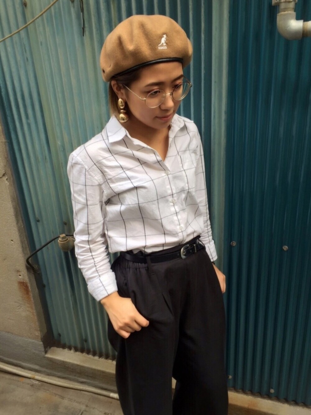 「polcadot、KANGOL、ベレー帽、シャツスタイル、メンズライク、シンプルコーデ、パンツスタイル、丸メガネ、秋冬、大人コーデ」｜「KANGOLの[KANGOL]SMU Wool Big Monty/[カンゴール]ウール ビッグ モンティ　ベレー帽（ハンチング/ベレー帽、ベージュ系）」を使った、polcadotさん（レディース・160cm）の秋コーディネートの1枚目の写真