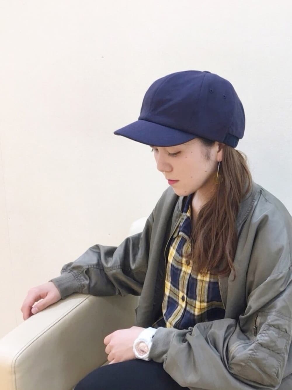 「オーバーサイズ、polcadot、スエット、キャップ、チェックシャツ、MA-1、カジュアル、秋のコーデ、メンズ、大人かわいい」｜「polcadotのスウェット深めCAP（キャップ、ブルー系）」を使った、polcadotさん（レディース・155cm）の秋コーディネートの1枚目の写真