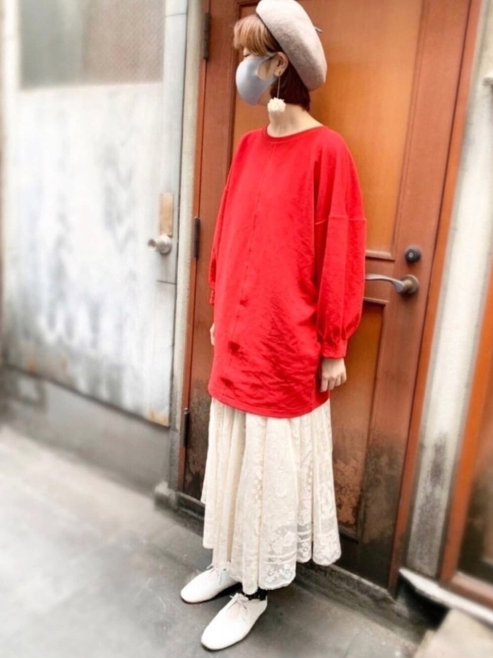 「バレエシューズ、秋冬コーデ、シンプル、プチプラコーデ、ビックシルエット、モノトーン、帽子、RUBEN、polcadot、ベレー帽」｜「polcadotのバイカラーちょぼ付きベレー帽（ハンチング/ベレー帽、ベージュ系）」を使った、polcadotさん（レディース・168cm）の秋コーディネートの1枚目の写真