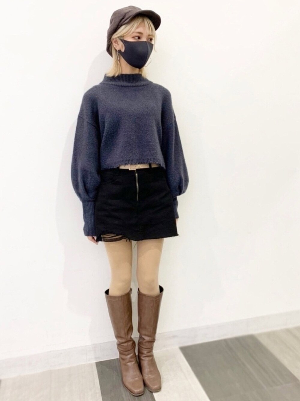 「タイトスカート、大人カジュアル、オトナ女子、ootd、ブーツ、冬、polcadot、RUBEN、キャスケット」｜「RubenのコーディロイBIGキャスケット（キャスケット、ブラウン系）」を使った、polcadotさん（レディース・160cm）の冬コーディネートの1枚目の写真