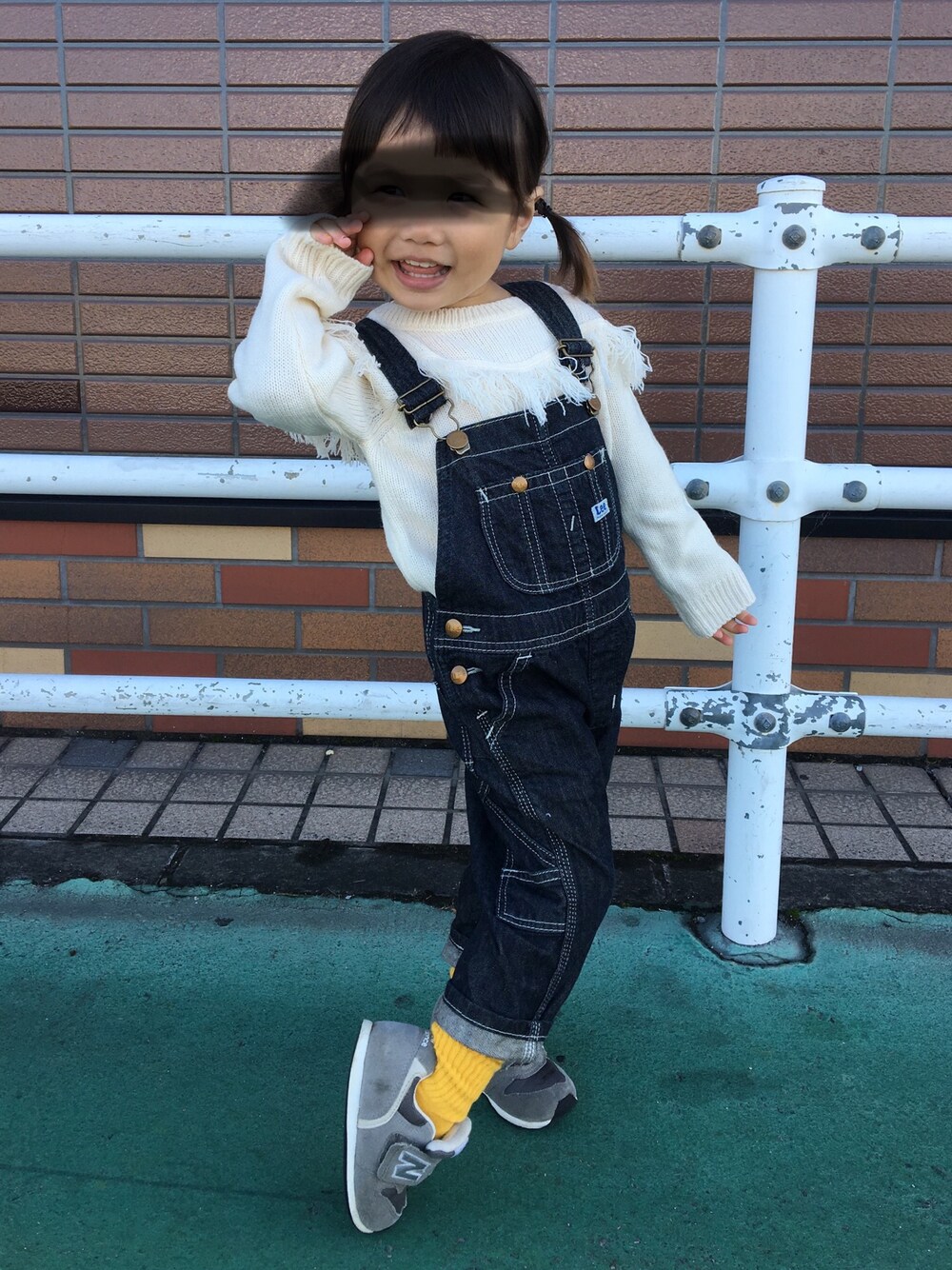 「おんなのこ、オーバーオール、プチプラ、2歳」｜「LeeのLee/ リー OVERALLS                       （つなぎ/オールインワン、ブルー系）」を使った、kotoyuiさん（キッズ・90cm）の秋コーディネートの1枚目の写真