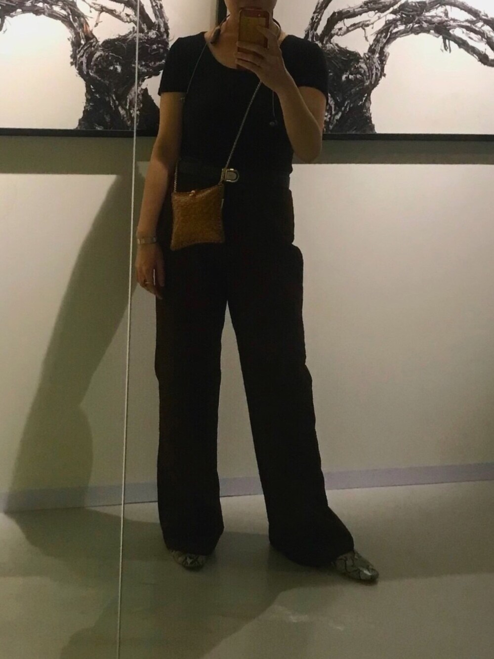 「ＧＷ、夏コーデ、黒Tシャツ、H&M、mysty woman、古着MIX、kyoto」｜「mysty womanのメタルヒールサンダル 821996（サンダル、ホワイト系）」を使った、nowa さん（レディース・166cm）の春コーディネートの1枚目の写真