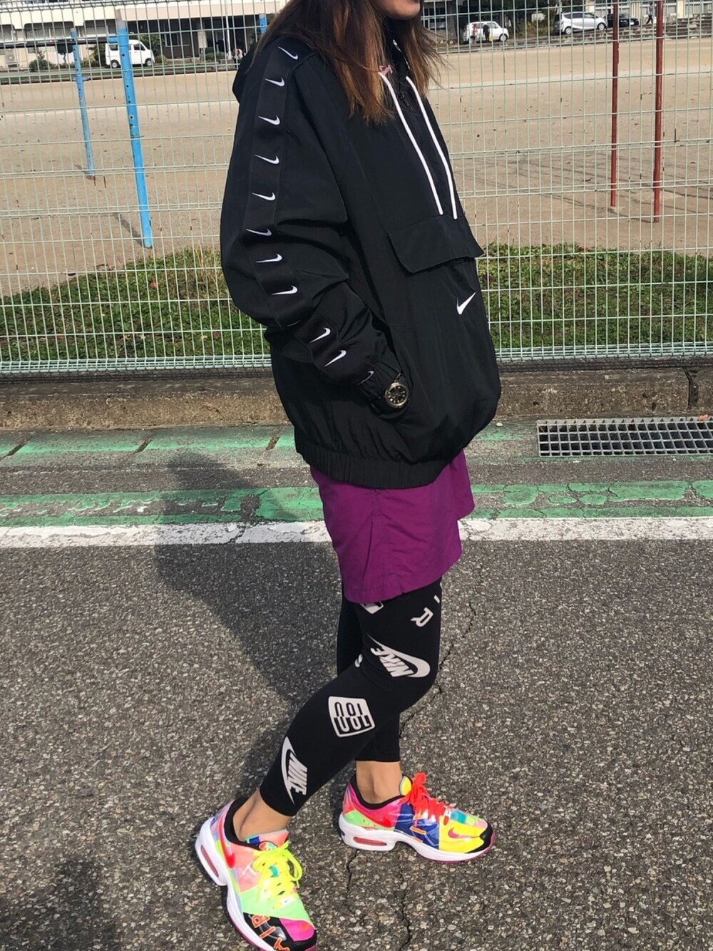 「エアマックス、airmax2light、ナイキエアマックス、ナイキコーデ」｜「NIKEのNIKE AS M NSW SWOOSH WOVEN JAKET【SP】（その他アウター、ブラック系）」を使った、yayorin841さん（レディース・167cm）の秋コーディネートの1枚目の写真