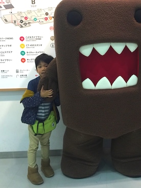 「CHUMS（チャムス）のアイテム（ショルダーバッグ）」を使った、ただいおさん（キッズ・126cm）の春コーディネート