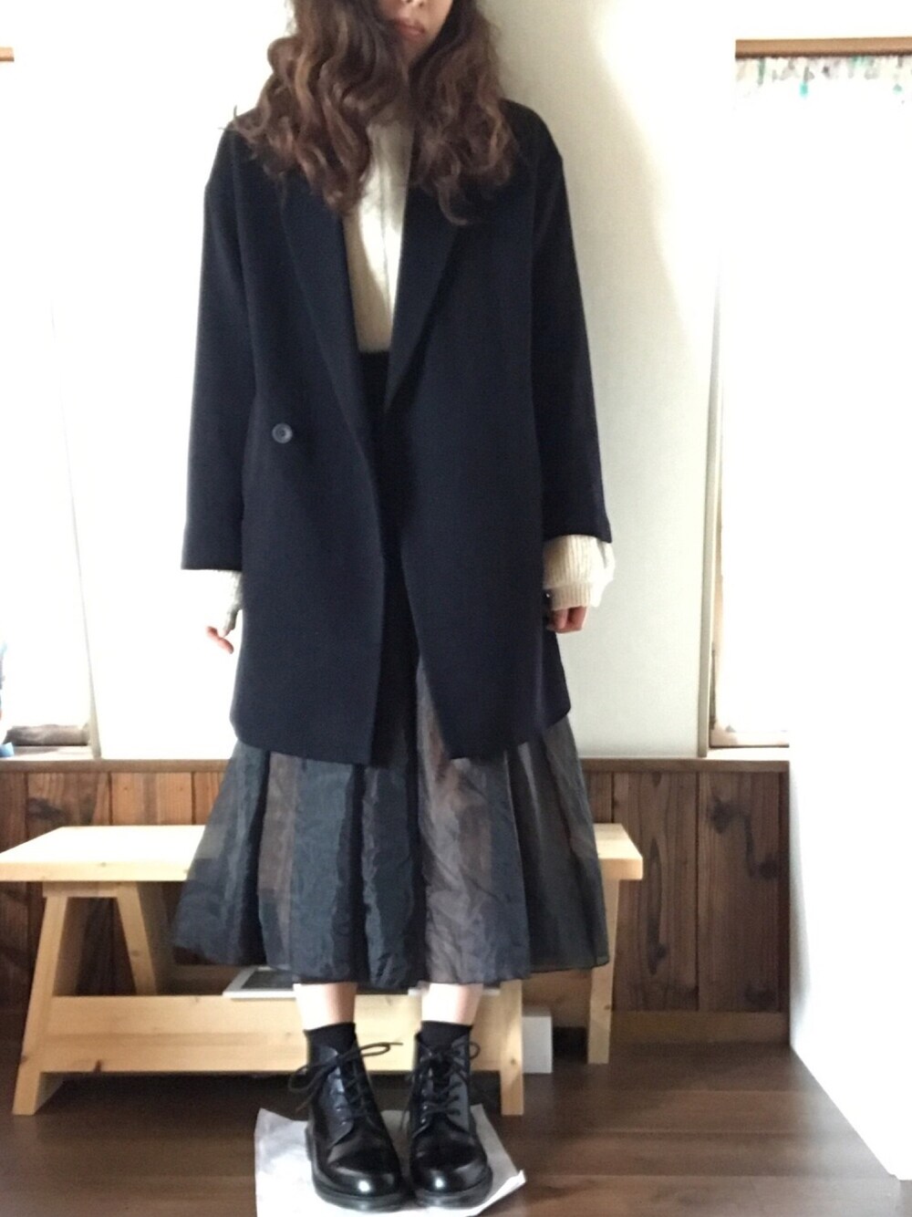 「透け感、白ニット、マーチン、6ホール、チュールスカート」｜「COMME CA ISMのアイテム（ジャケット/アウター、ブルー系）」を使った、Annaさん（レディース・164cm）の冬コーディネートの1枚目の写真