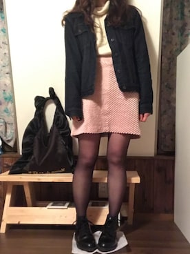 「Dr. Martens（ドクターマーチン）のDr. Martens Emmeline 5-Eye Boot（ブーツ）」を使った、Annaさん（レディース・164cm）の冬コーディネート