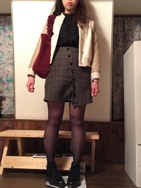 「Dr. Martens（ドクターマーチン）のDr. Martens Emmeline 5-Eye Boot（ブーツ）」を使った、Annaさん（レディース・164cm）の冬コーディネート