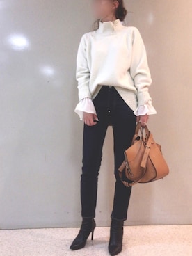 「LOEWE（ロエベ）のアイテム」を使った、Mokoさん（レディース・166cm）の冬コーディネート