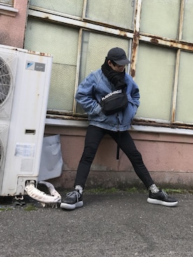 「Onitsuka Tiger × ANDREA POMPILIO（オニツカタイガーアンドレアポンピリオ）のアイテム（シューズ）」を使った、4321さん（メンズ・171cm）の冬コーディネート