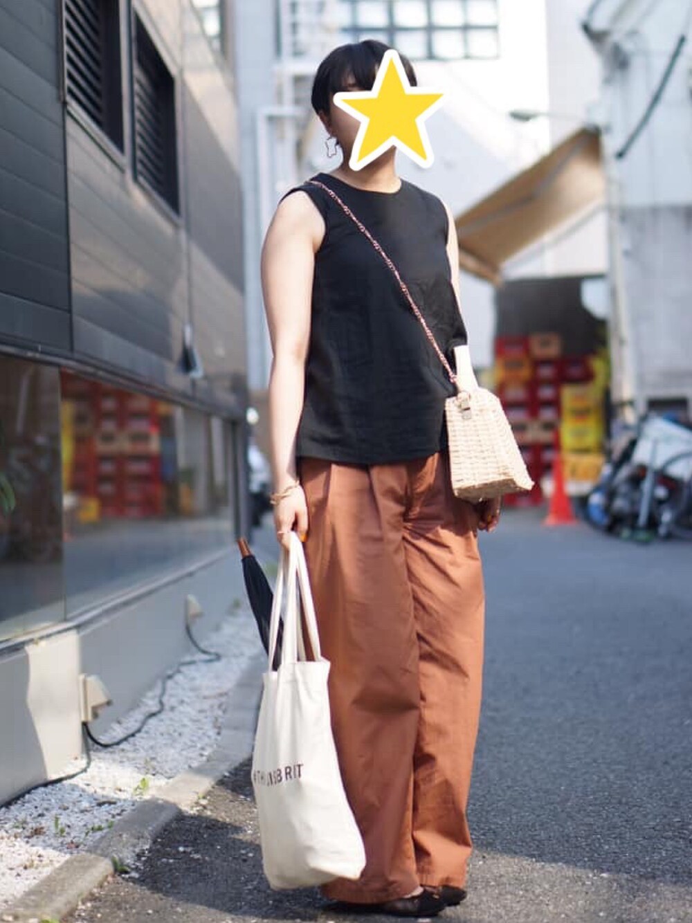 「GUのアイテム（シャツ/ブラウス、ブラック系）」を使った、ねこくじらさん（レディース・158cm）の夏コーディネートの1枚目の写真
