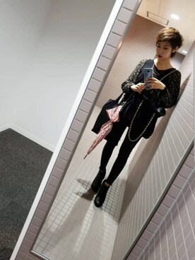 「AZUL by moussy（アズールバイマウジー）のアイテム（デニムパンツ、ブラック系）」を使った、ri.ek7020さん（レディース）の秋コーディネート