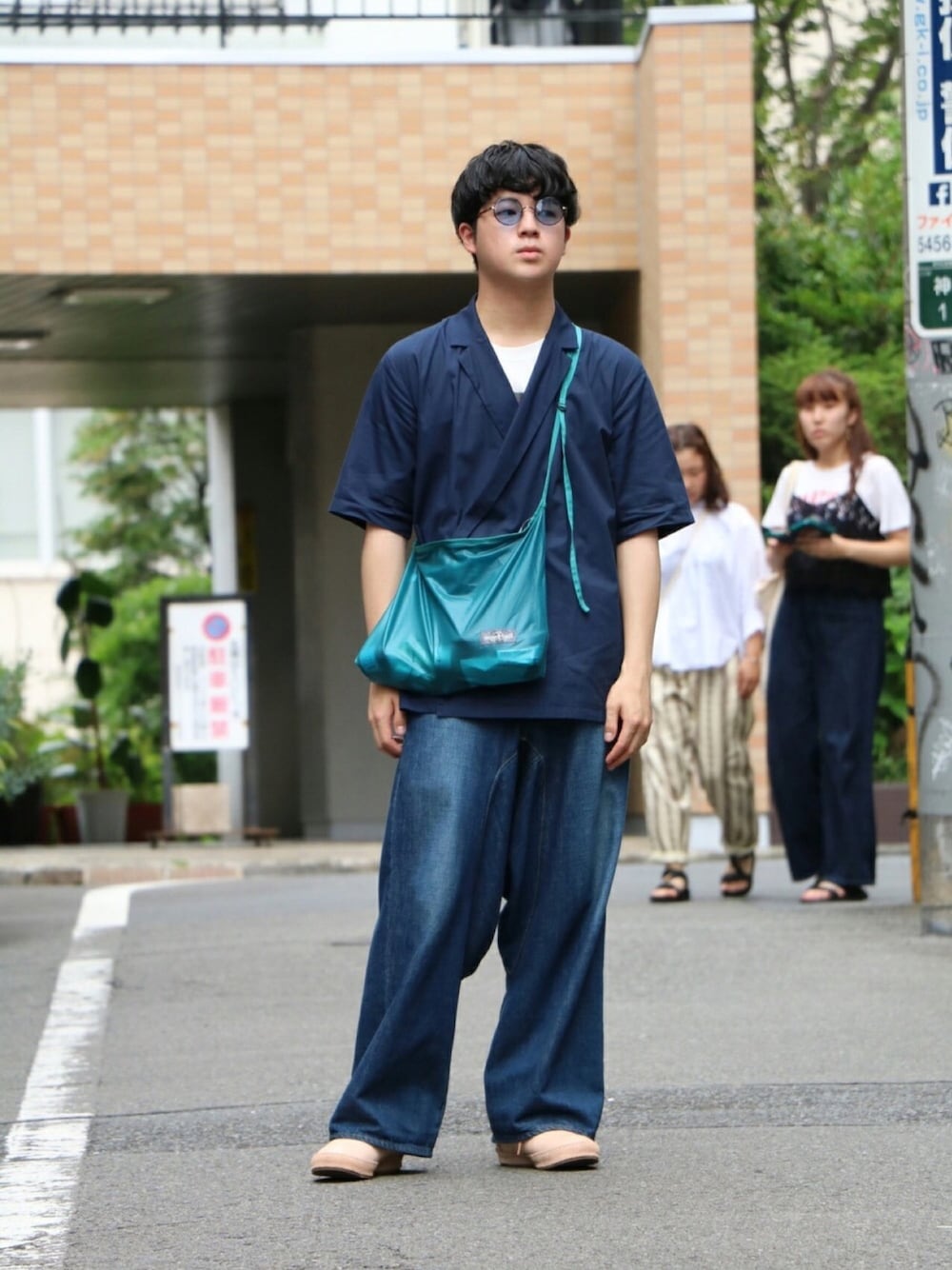 「snap、sunnei、ganryu、Hender Scheme、kaiko、サングラス、ブルー、ワイドパンツ、デニム、shareclub」｜「KAIKOのアイテム（サングラス、ブルー系）」を使った、share clubさん（メンズ・171cm）の夏コーディネートの1枚目の写真
