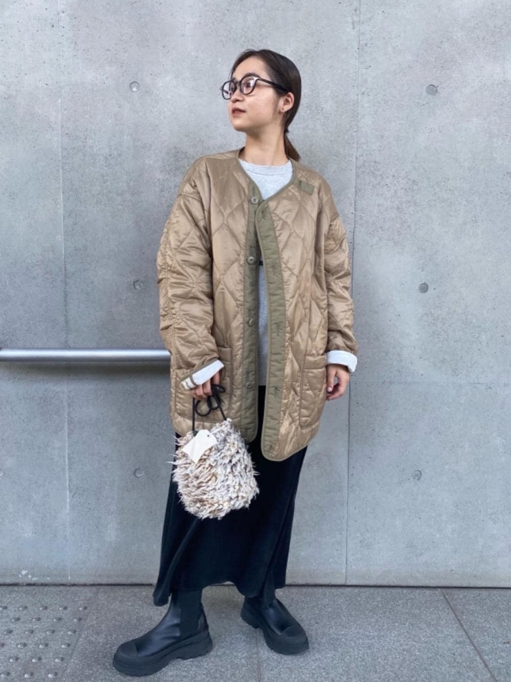 「BEAUTY&YOUTH UNITED ARROWSのBY カレッジプリントスウェットプルオーバー ∴（スウェット、グレー系）」を使った、harukaさん（レディース・155cm）の秋コーディネートの1枚目の写真