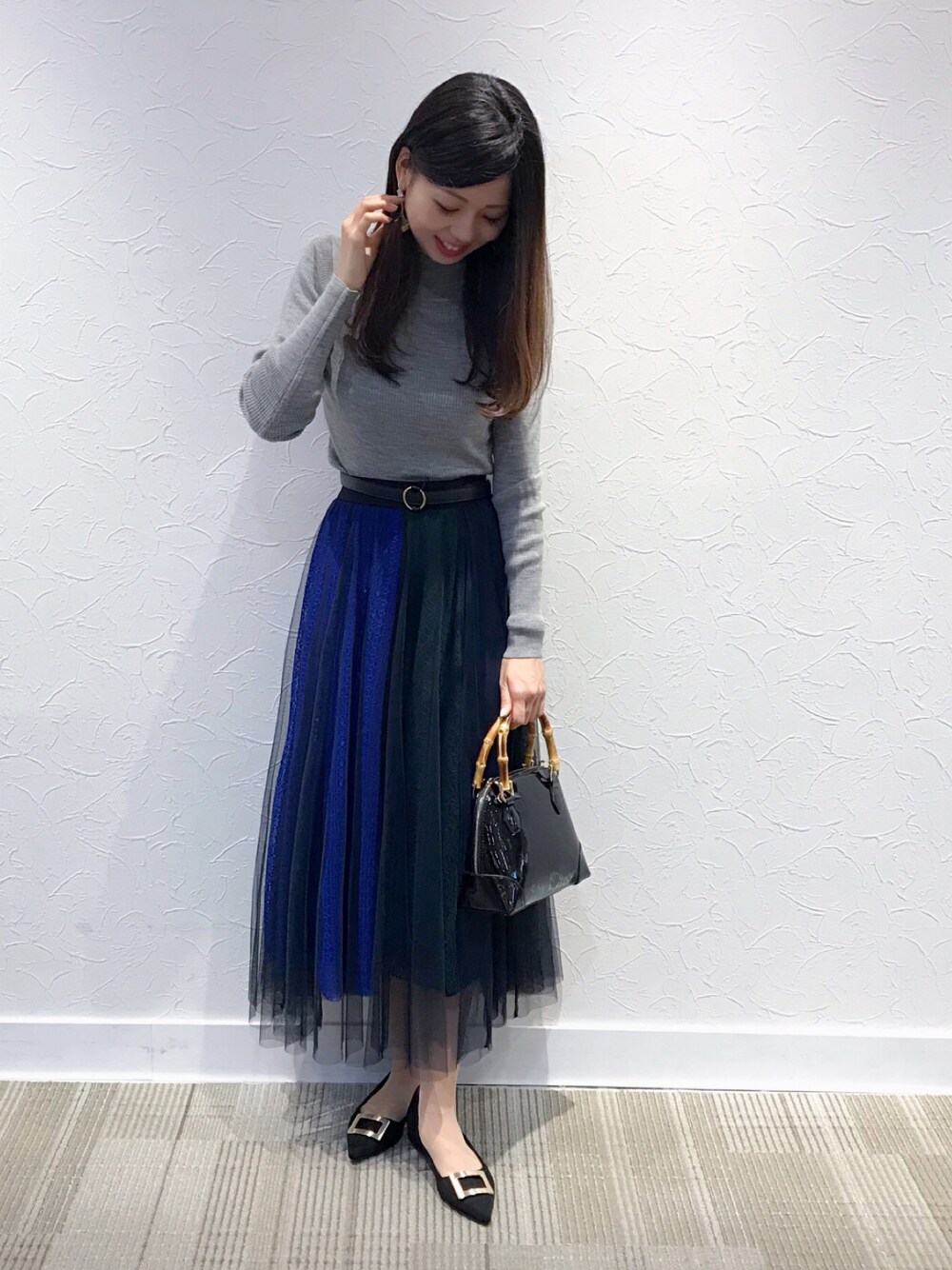 「レーススカート、チュールスカート、スカートスタイル、秋服、ハイネック、オトナカジュアル、モード、スエードシューズ、yecca vecca、グレーニット」｜「YECCA VECCAのＰ．メリノウールハイネックニット（ニット/セーター、グレー系）」を使った、Funatto♡さん（レディース・161cm）の秋コーディネートの1枚目の写真