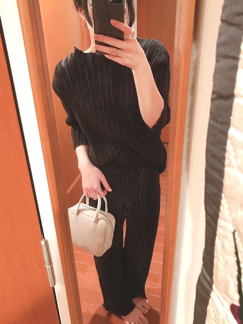 「今日のコーデ、ラフコーデ、サテンパンツ、セットアップ、オールブラック」｜「BIRTHDAY BASHのアイテム（セットアップ、ブラック系）」を使った、Haniさん（レディース・157cm）の春コーディネートの1枚目の写真