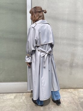 「サックスブルー」｜「アイテム（トレンチコート）」を使った、おしらさん（レディース・160cm）の春コーディネート