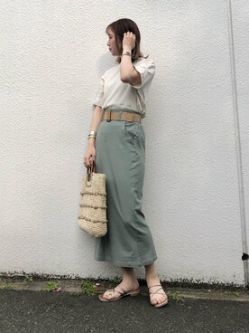 「アイテム（サンダル、ゴールド系）」を使った、おしらさん（レディース・160cm）の春コーディネート