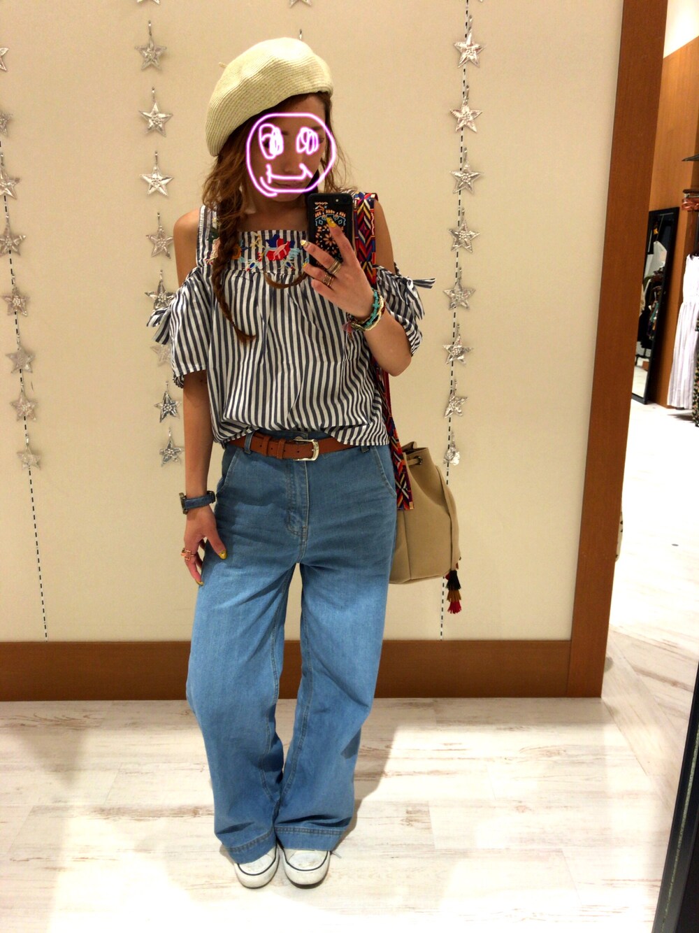 「ストライプ、刺繍、肩あき、デニムワイドパンツ、iPhoneケース、新作、SpRay、SPRAYPREMIUM」｜「SpRayのアイテム（シャツ/ブラウス、ホワイト系）」を使った、yukariさん（レディース・158cm）の夏コーディネートの1枚目の写真