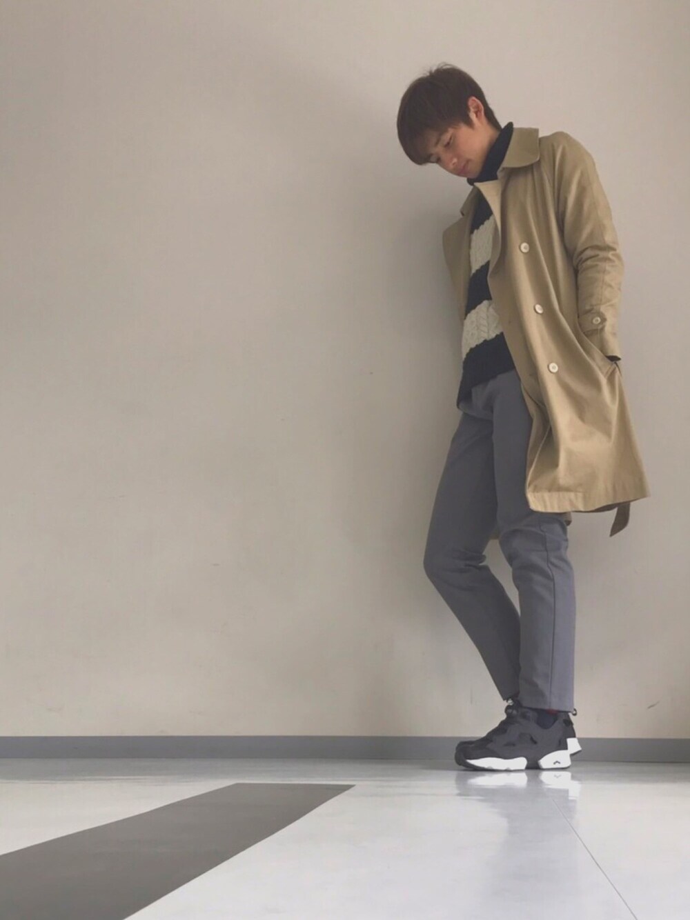 「スニーカー、reebok、WEGO、Blings Leads、GU、今日はあったかい、テスト期間」｜「WEGOのWEGO/トレンチコート（トレンチコート、ベージュ系）」を使った、hokutoさん（メンズ・180cm）の冬コーディネートの1枚目の写真