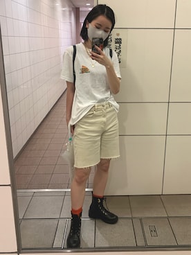 ソックス 靴下 オレンジ系 を使った ベージュパンツ のレディース人気ファッションコーディネート Wear ソックス 靴下 オレンジ系 を使った ベージュパンツ のレディース人気ファッションコーディネート Wear