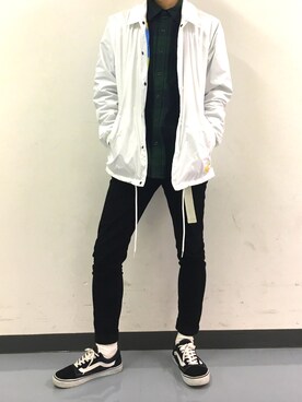 「アイテム（ナイロンジャケット、ホワイト系）」を使った、佐々木京介さん（メンズ・172cm）の秋コーディネート