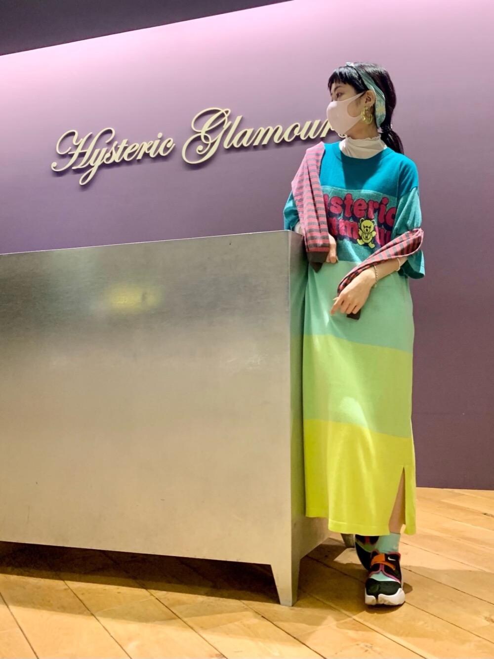 「ワンピース、ベアー、夏コーデ、ラフコーデ、ヒステリックグラマー、なんばパークス、ニットコーデ、春こーで、HYSTERIC GLAMOUR」｜「HYSTERIC GLAMOURのROUNDED BEAR編み込み ワンピース（ワンピース、グリーン系）」を使った、Qさん（レディース・163cm）の春コーディネートの1枚目の写真