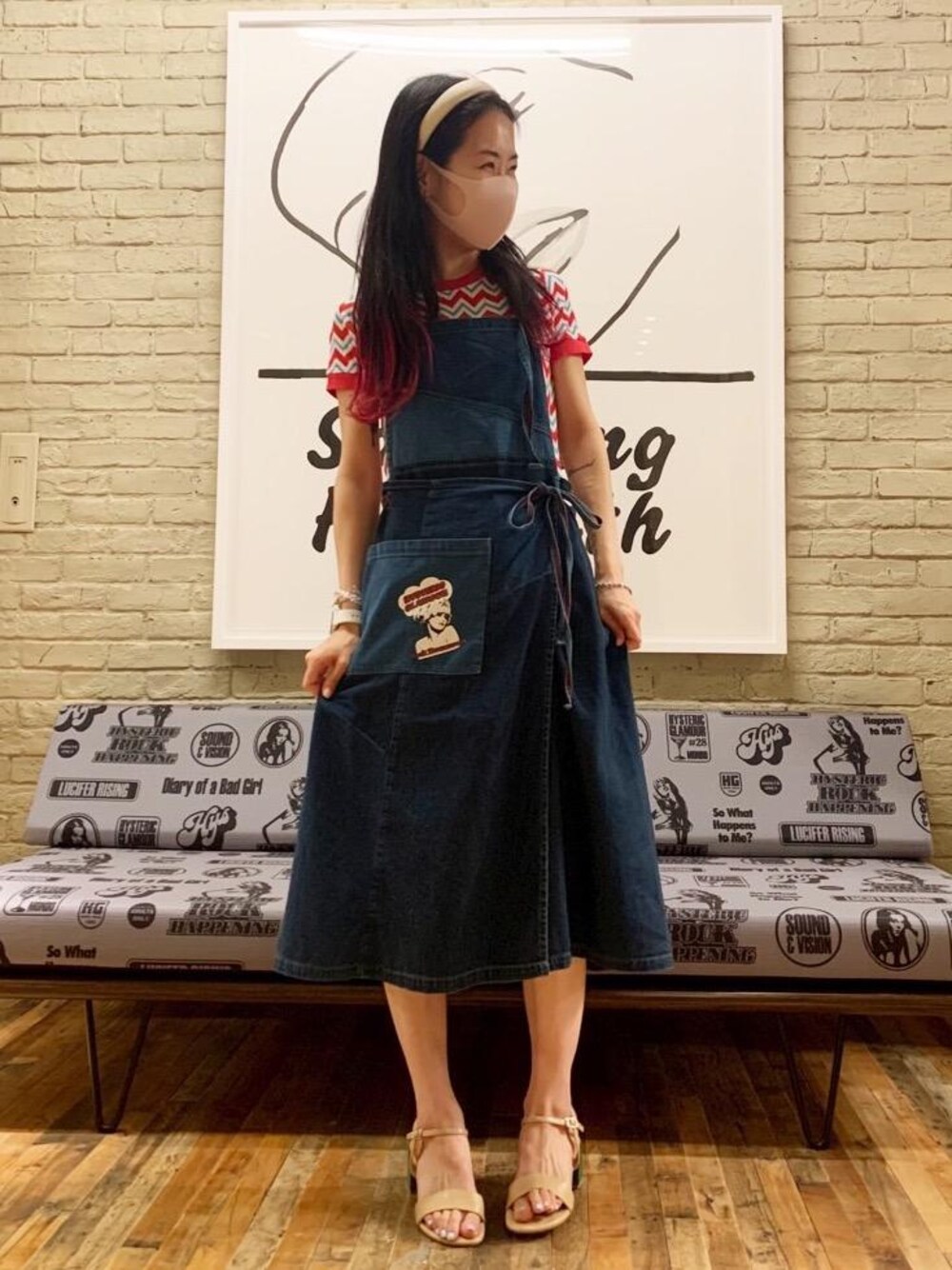 「ワンピース、夏コーデ、ヒステリックグラマー、なんばパークス、でにむ、春こーで、tシャツ、HYSTERIC GLAMOUR」｜「HYSTERIC GLAMOURのHYS ROLLERS チビTシャツ（Tシャツ/カットソー、レッド系）」を使った、Qさん（レディース・163cm）の春コーディネートの1枚目の写真