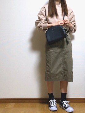 「GU（ジーユー）のアイテム（スウェット、ベージュ系）」を使った、sakiさん（レディース・160cm）の春コーディネート